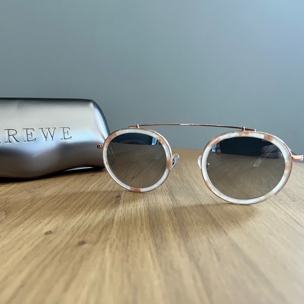 Krewe Conti Polarized Oyster Pearl Sunglasses in Rose Gold